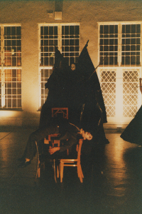 1987 - MOLI&Egrave;RE MEETS LOUIS IN LOUISIANA, M&uuml;nchner Stadtmuseum, (Kurt Bildstein, gro&szlig;e Stelzenfigur Reinhold Behling) &copy;FTM