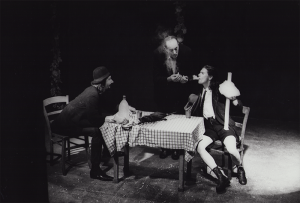 1977 - FIRMLING, nach Karl Valentin (Kurt Bildstein, Colin Gilder, Benno Ifland) Tisch &copy;Oda Sternberg